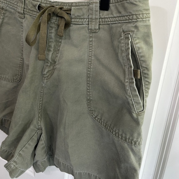 St. John's Bay vintage olive Chino shorts with tie waist size 14 but runs small. - Picture 2 of 7